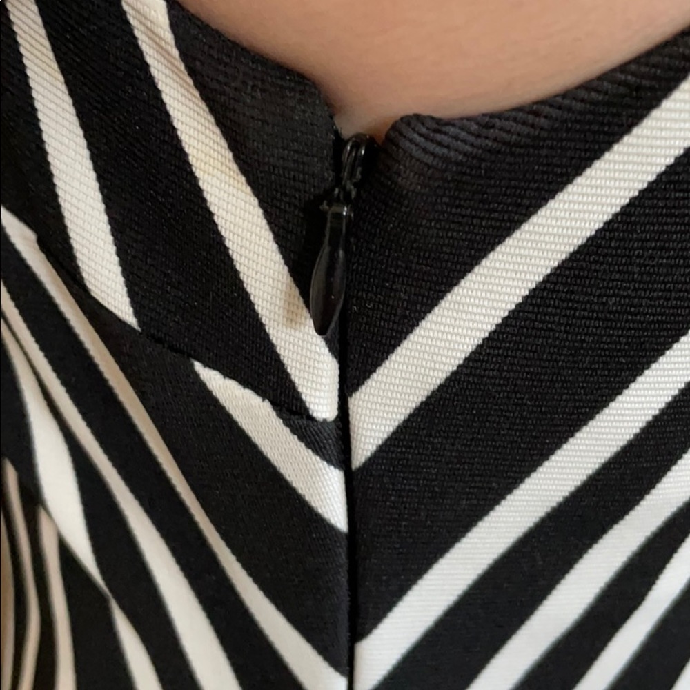 Maggie London Dress Size 6 Black and White - Picture 6 of 13